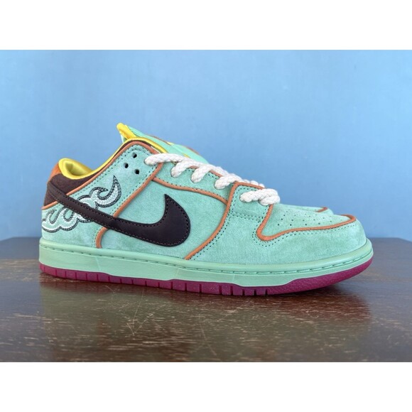 Nike SB Dunk Low Pro QS \